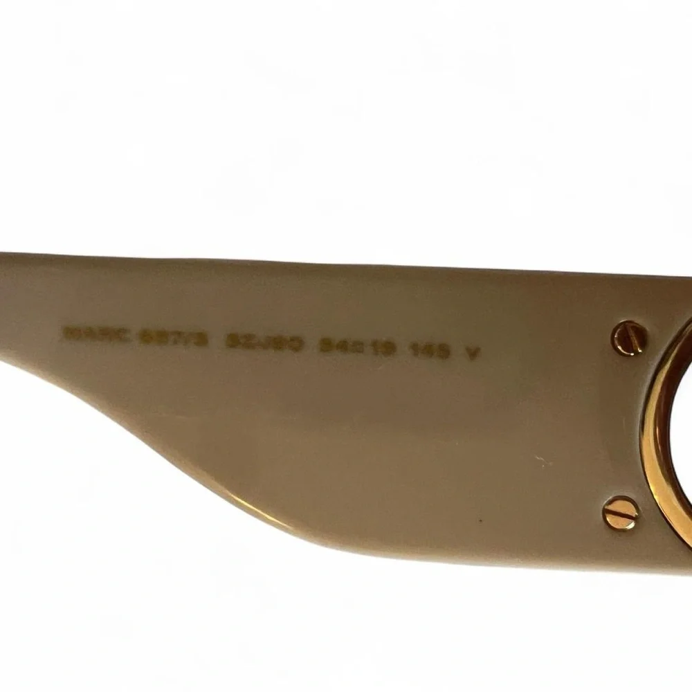 Marc Jacobs Oversized Square Sunglasses in White w: Gold Hardware & Black Lenses - Picture 4 of 5